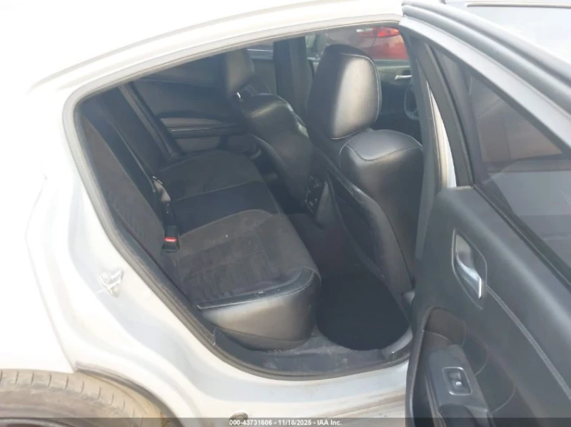 Dodge Charger 5.7l R/T Rwd, снимка 8 - Автомобили и джипове - 53215978