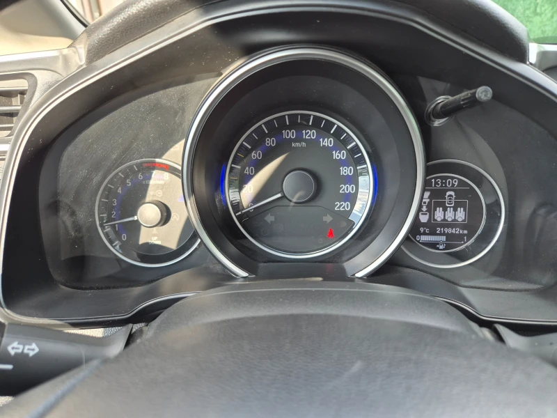 Honda Jazz 1.3 I-Vtec Comfort, снимка 9 - Автомобили и джипове - 53410836