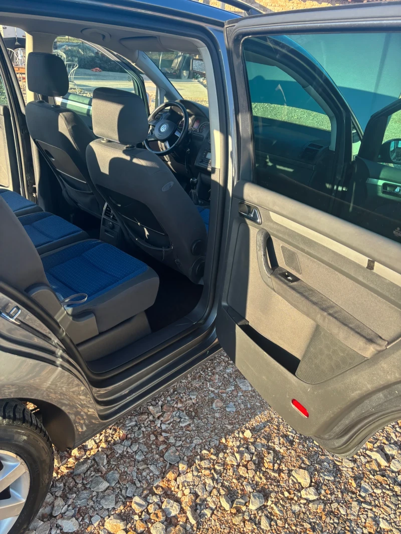 VW Touran, снимка 6 - Автомобили и джипове - 53498885