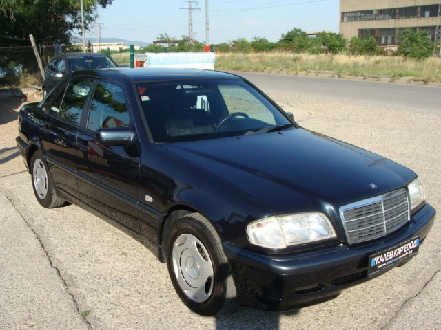 Mercedes-Benz C 180 1.8 - изображение 2