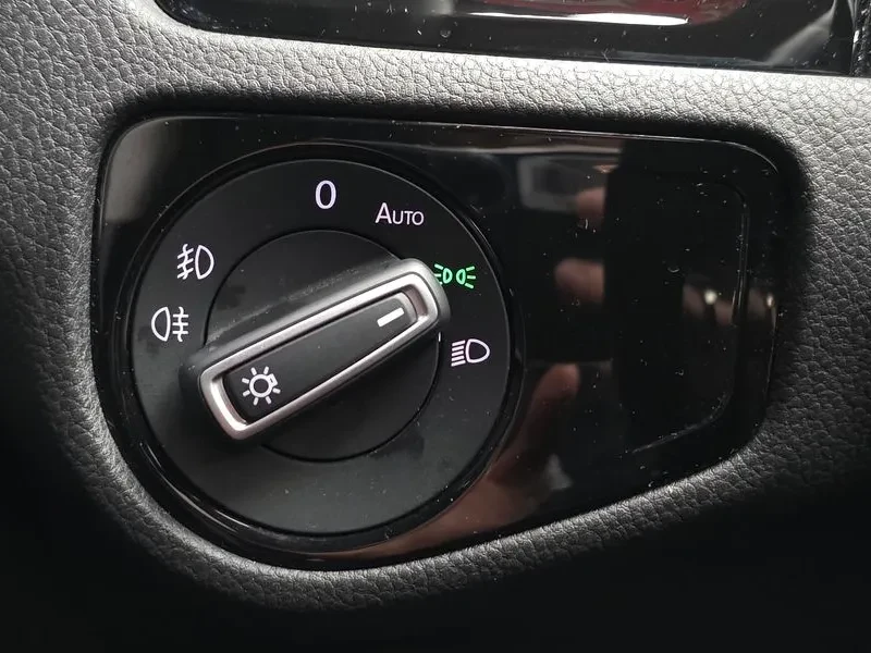 VW Golf 2.0 TDI, снимка 17 - Автомобили и джипове - 54300701