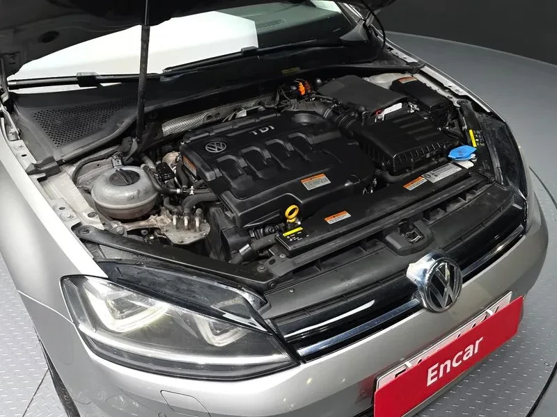 VW Golf 2.0 TDI, снимка 6 - Автомобили и джипове - 54300701
