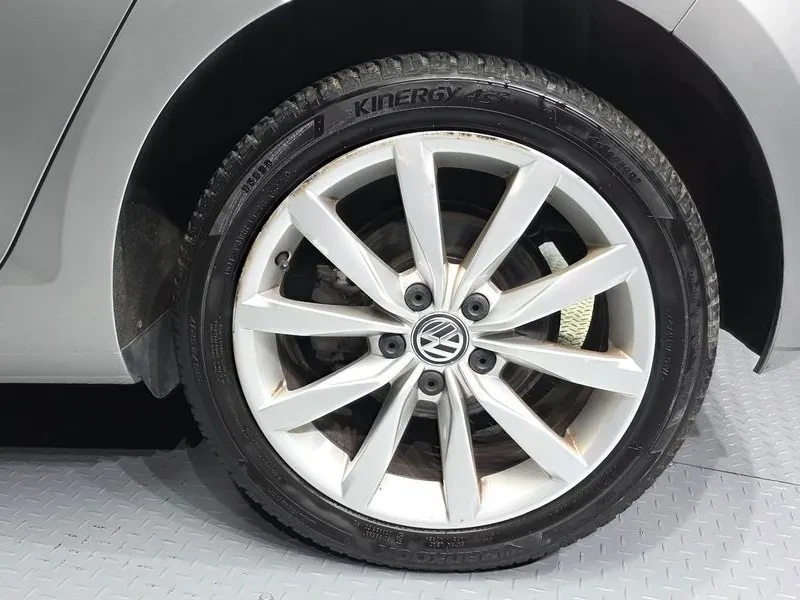 VW Golf 2.0 TDI, снимка 5 - Автомобили и джипове - 54300701