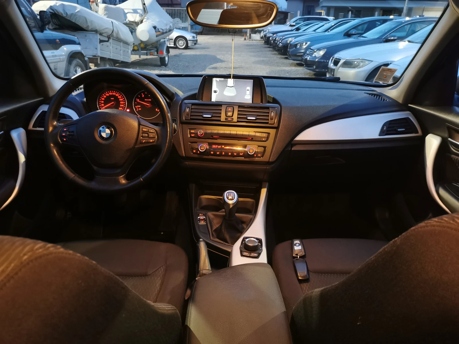 BMW 114 1.6d XENON LED ANGEL EYES PDC РЪЧКА EURO 5B TOP! | Mobile.bg — изображение 14