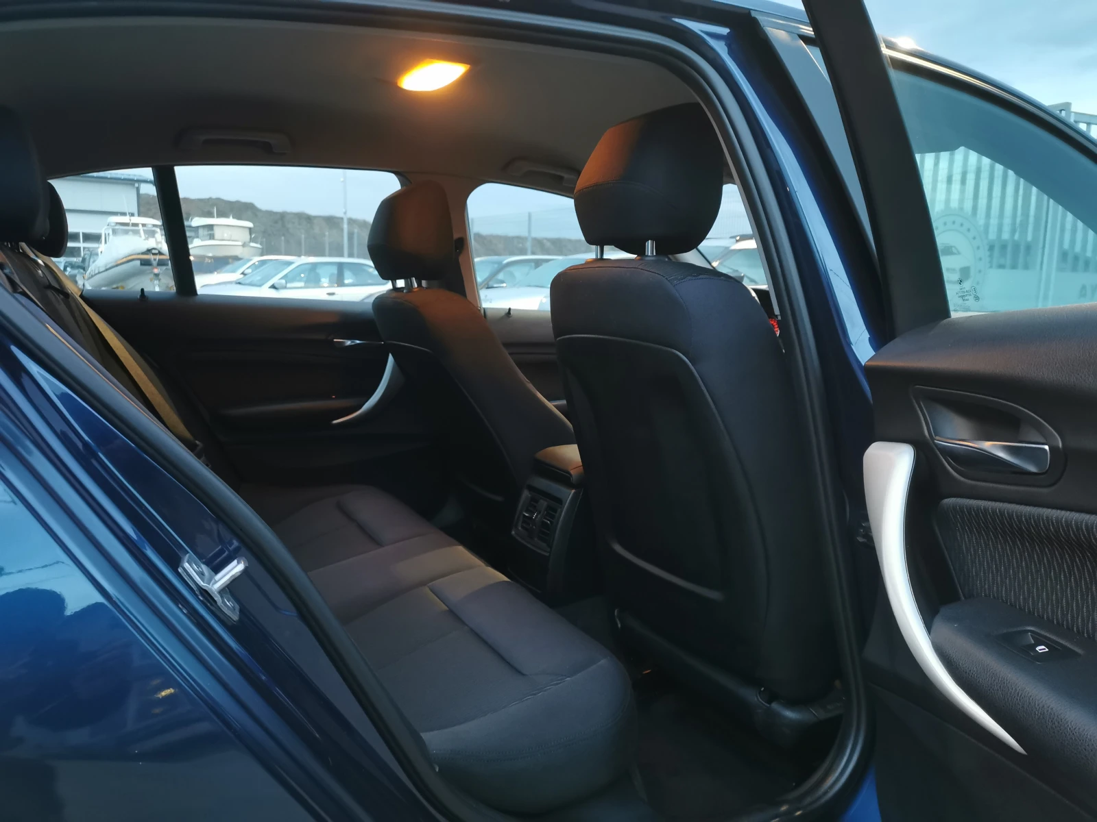 BMW 114 1.6d XENON LED ANGEL EYES PDC РЪЧКА EURO 5B TOP! | Mobile.bg — изображение 12