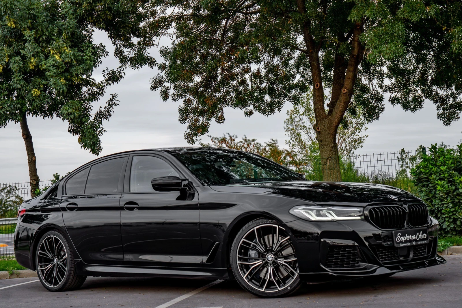 BMW 550 I* X-DRIVE* M-SPORT* HARMAN* LASER* DIGITAL* DISTR - изображение 7