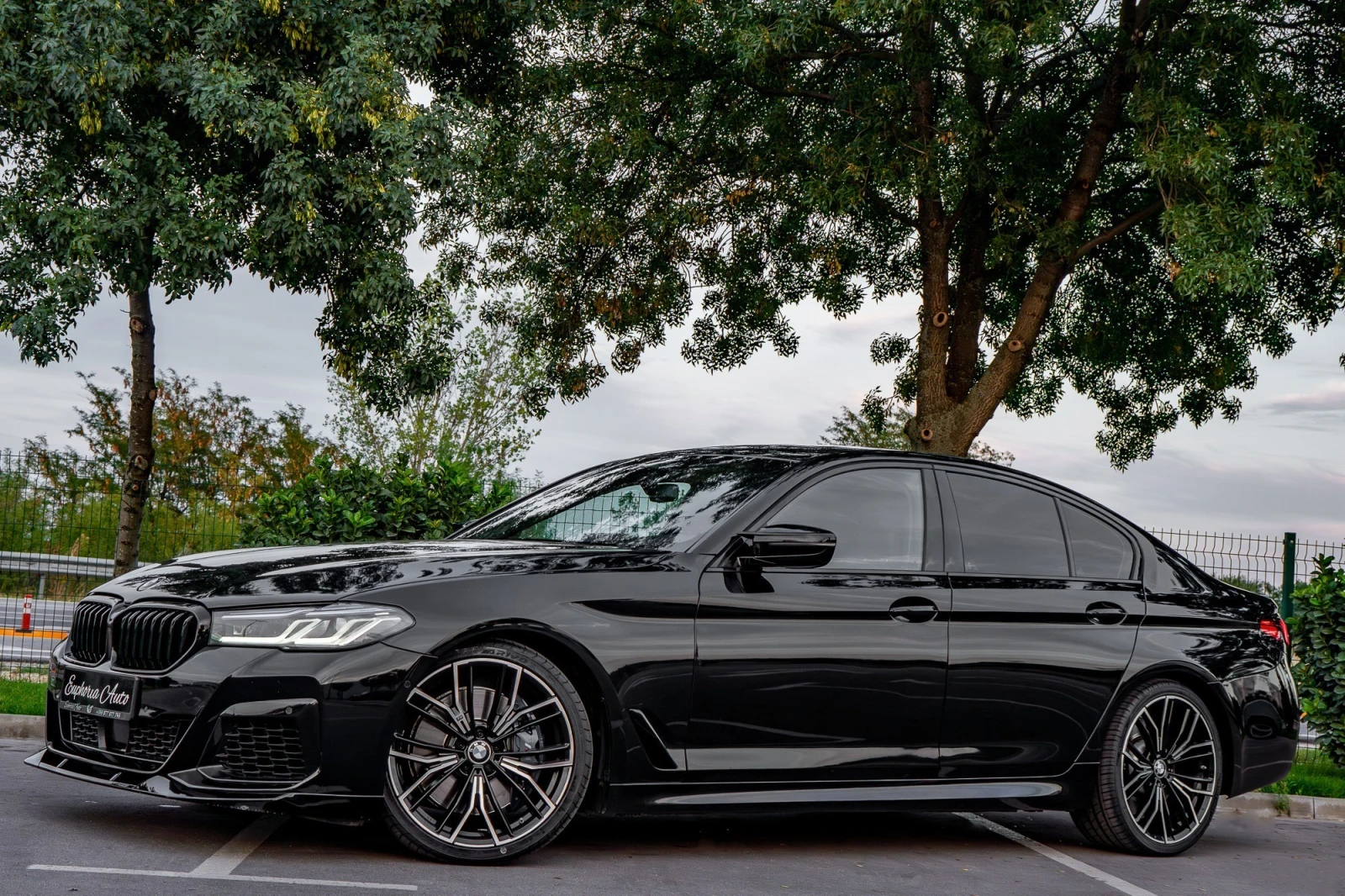 BMW 550 I* X-DRIVE* M-SPORT* HARMAN* LASER* DIGITAL* DISTR | Mobile.bg   1