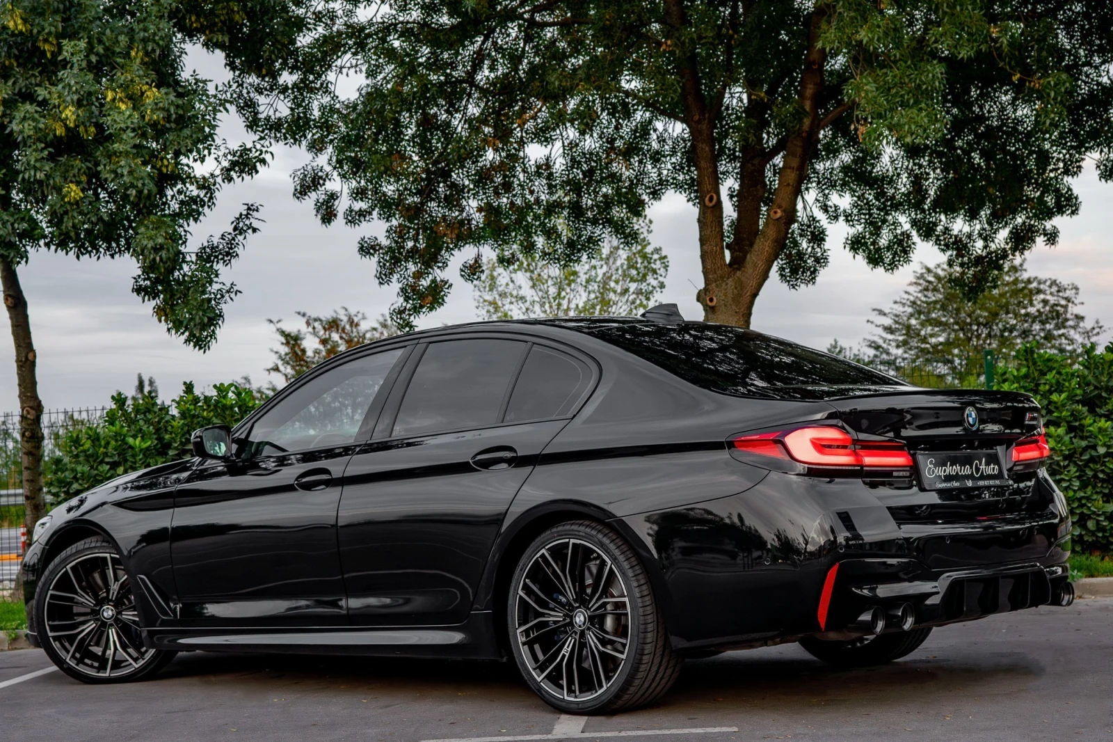 BMW 550 I* X-DRIVE* M-SPORT* HARMAN* LASER* DIGITAL* DISTR - изображение 3
