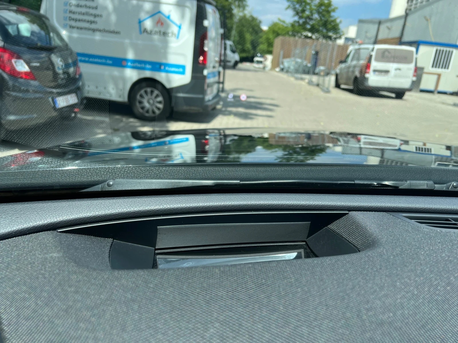 Mercedes-Benz E 220  - изображение 7