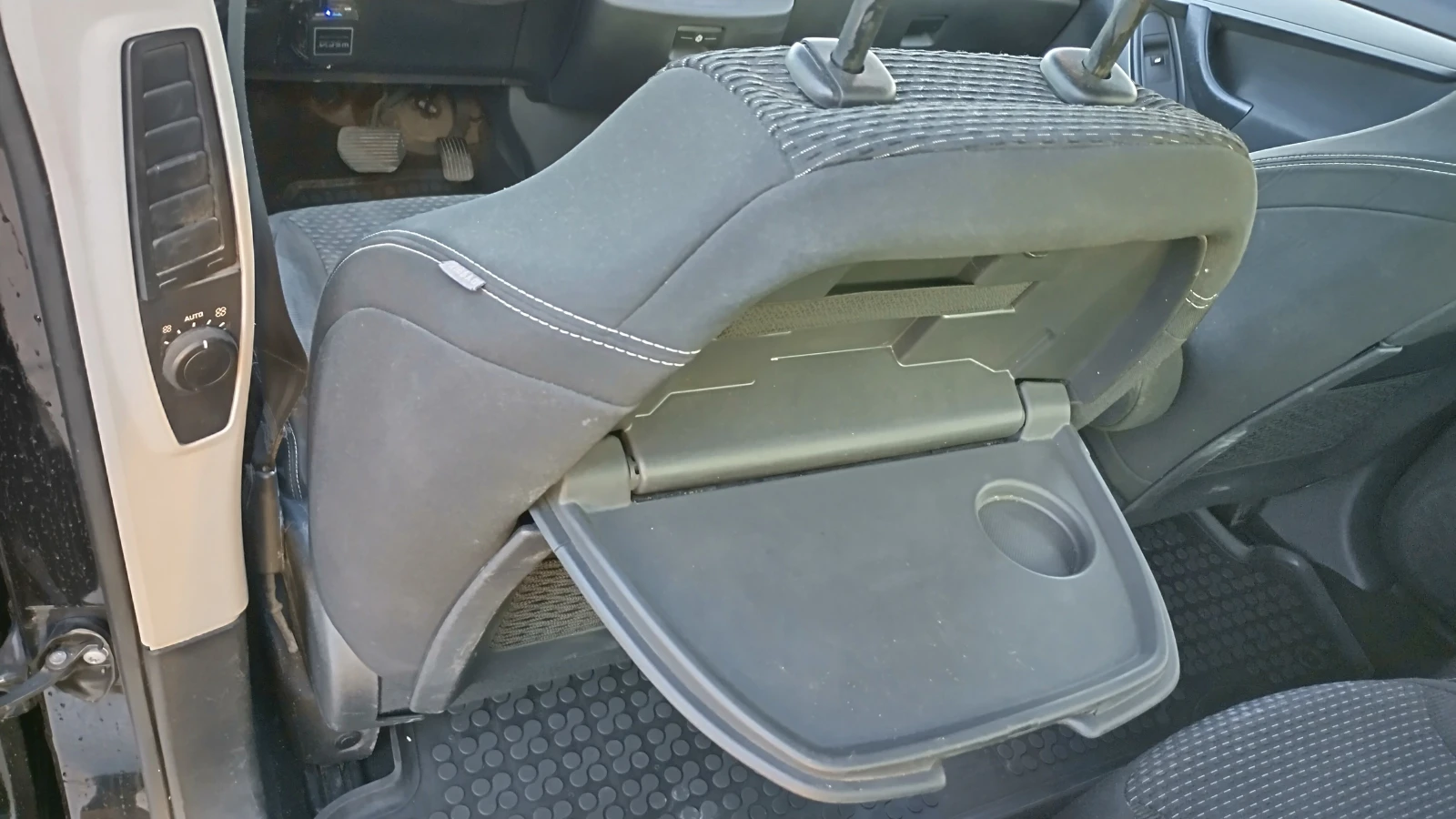 Citroen C4 Picasso 2.0 HDI - изображение 9