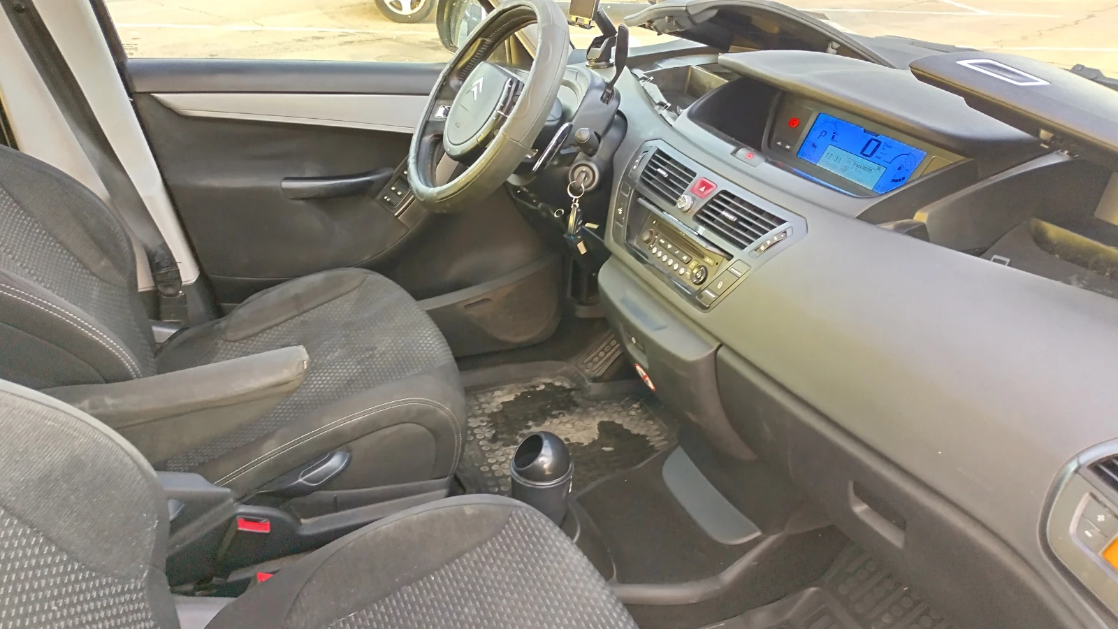 Citroen C4 Picasso 2.0 HDI - изображение 5