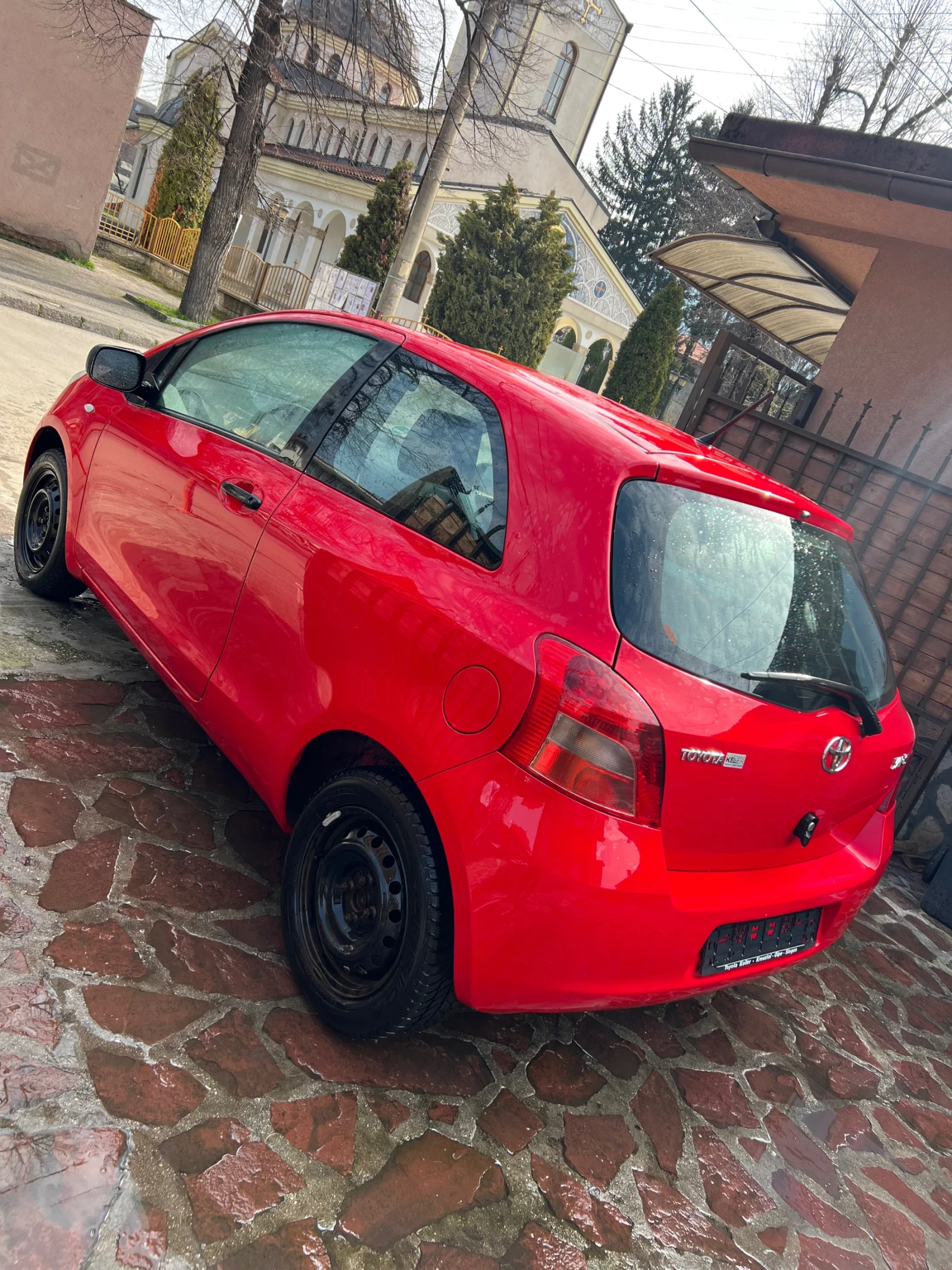 Toyota Yaris, снимка 4 - Автомобили и джипове - 53775212