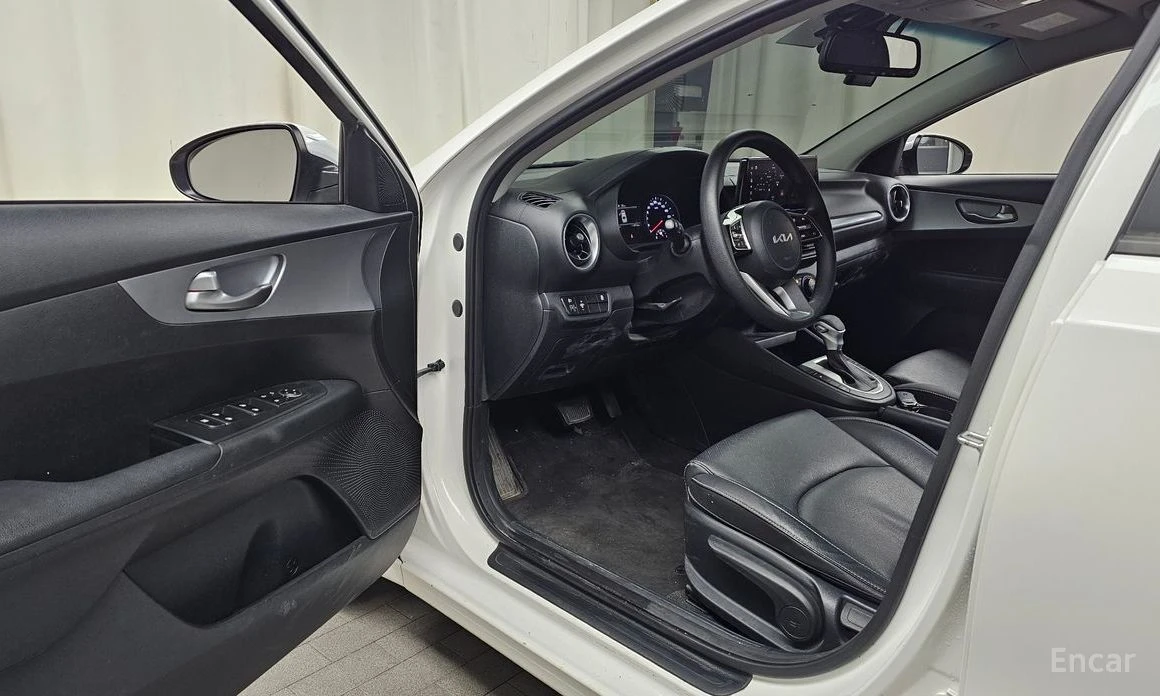 Kia K3, снимка 10 - Автомобили и джипове - 54122779