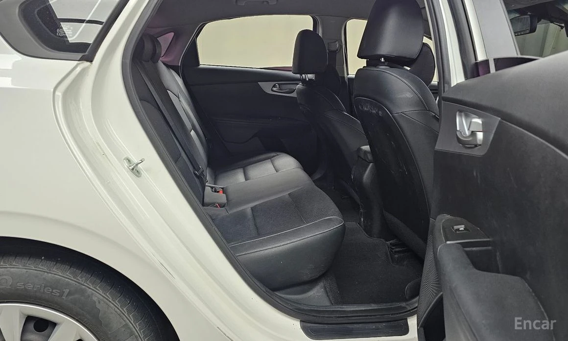 Kia K3, снимка 12 - Автомобили и джипове - 54122779