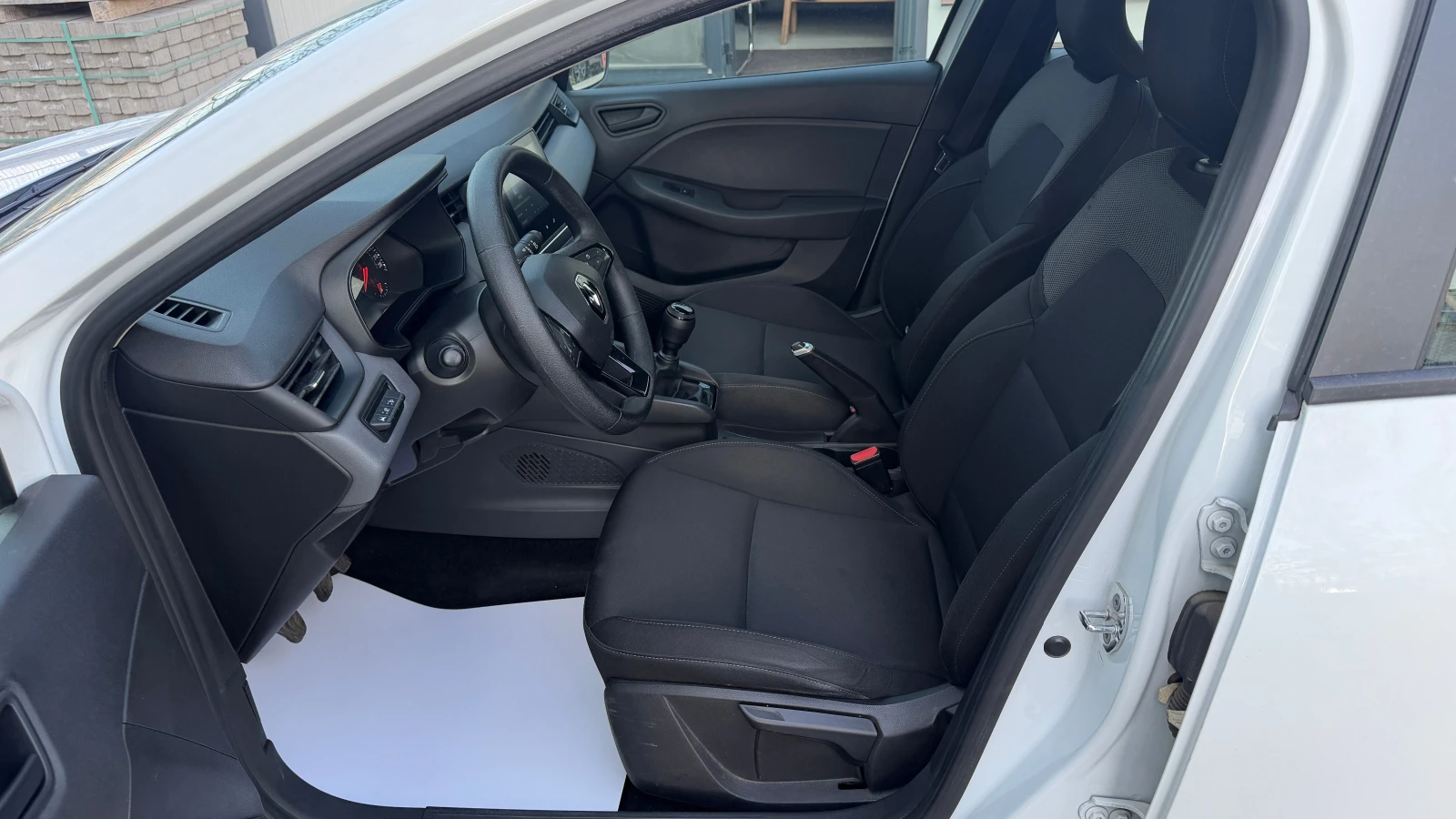 Renault Clio Life 1.0 i Първи собственик от България, снимка 8 - Автомобили и джипове - 54229702