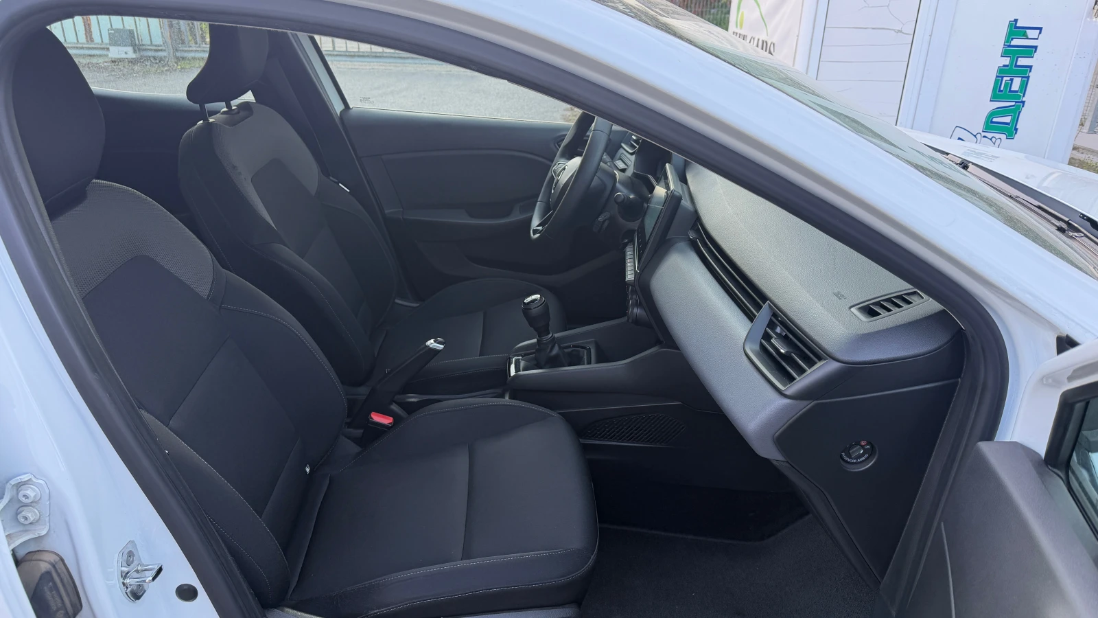 Renault Clio Life 1.0 i Първи собственик от България, снимка 12 - Автомобили и джипове - 54229702