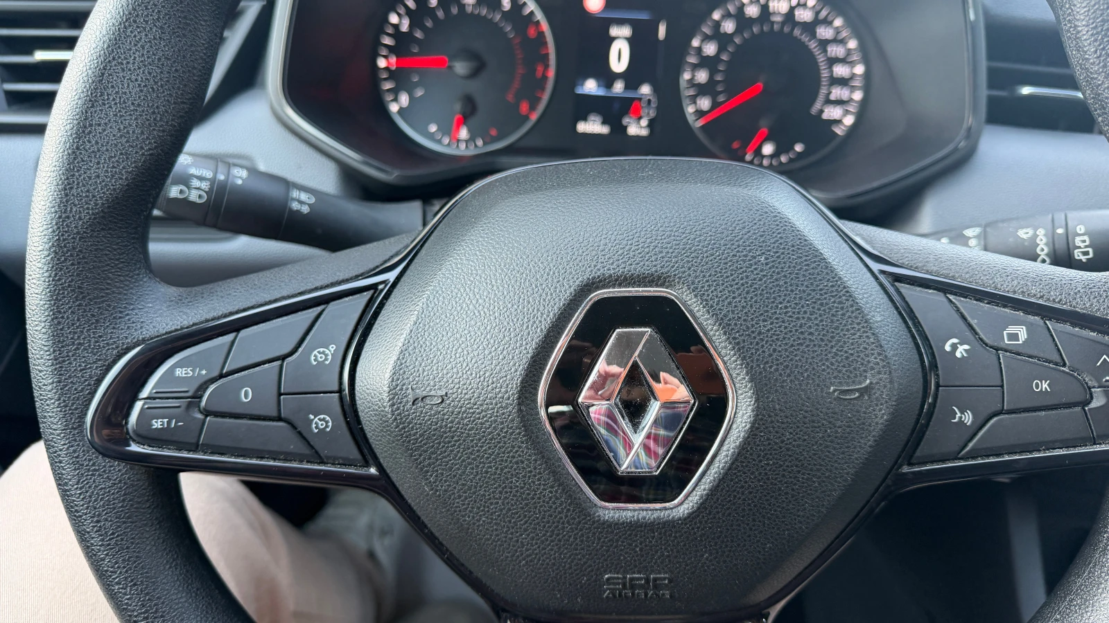 Renault Clio Life 1.0 i Първи собственик от България, снимка 16 - Автомобили и джипове - 54229702