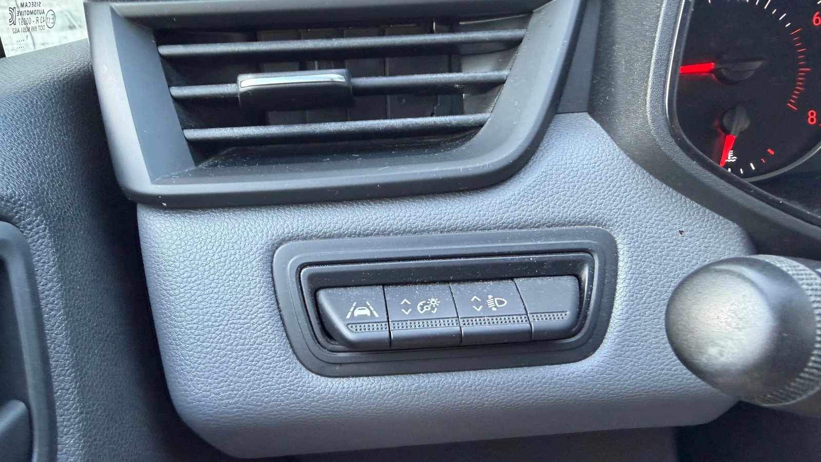 Renault Clio Life 1.0 i Първи собственик от България, снимка 17 - Автомобили и джипове - 54229702