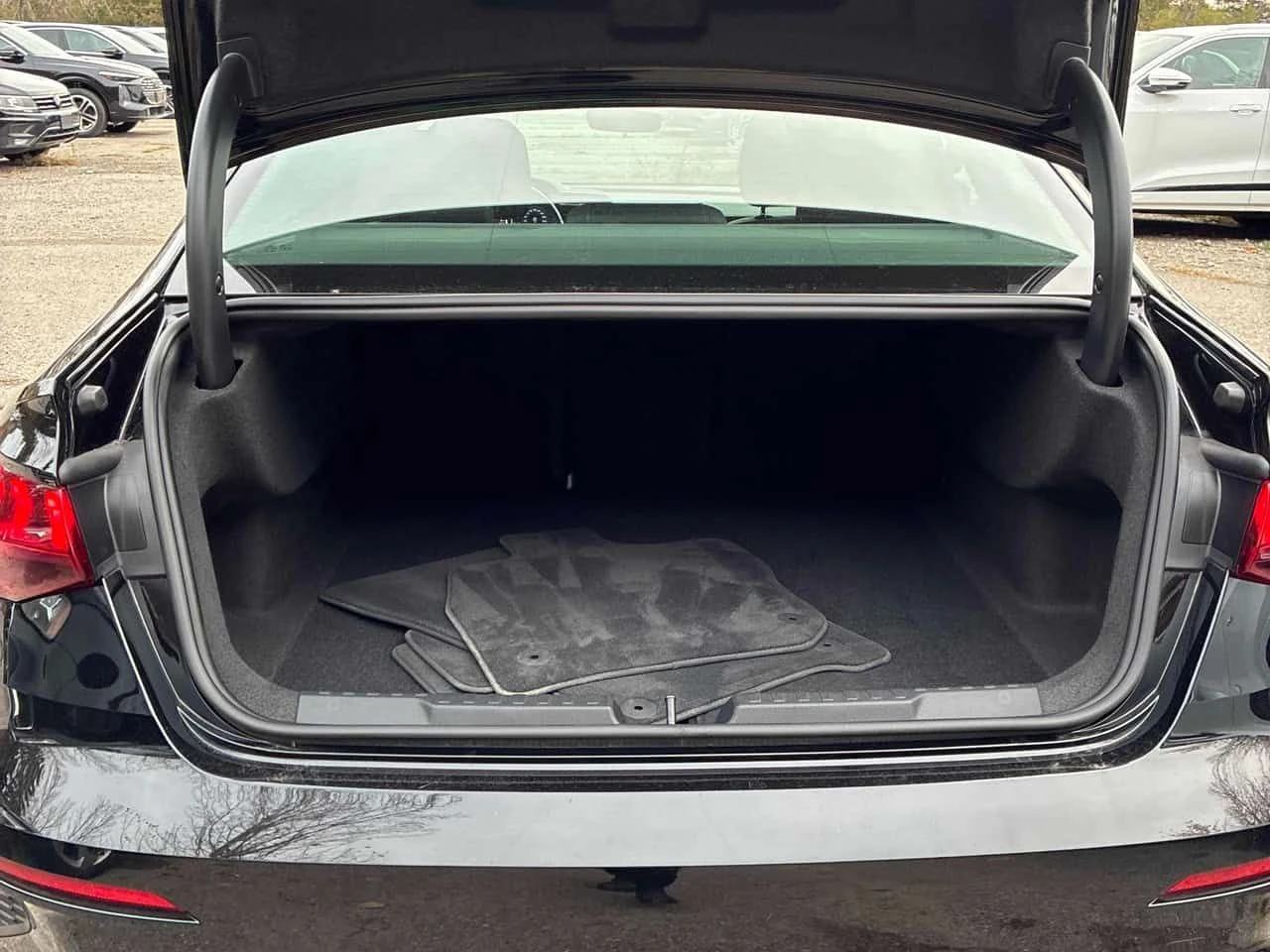 Audi A3 * Komfort * CARFAX * ЦЕНА ДО БГ, снимка 13 - Автомобили и джипове - 54282945