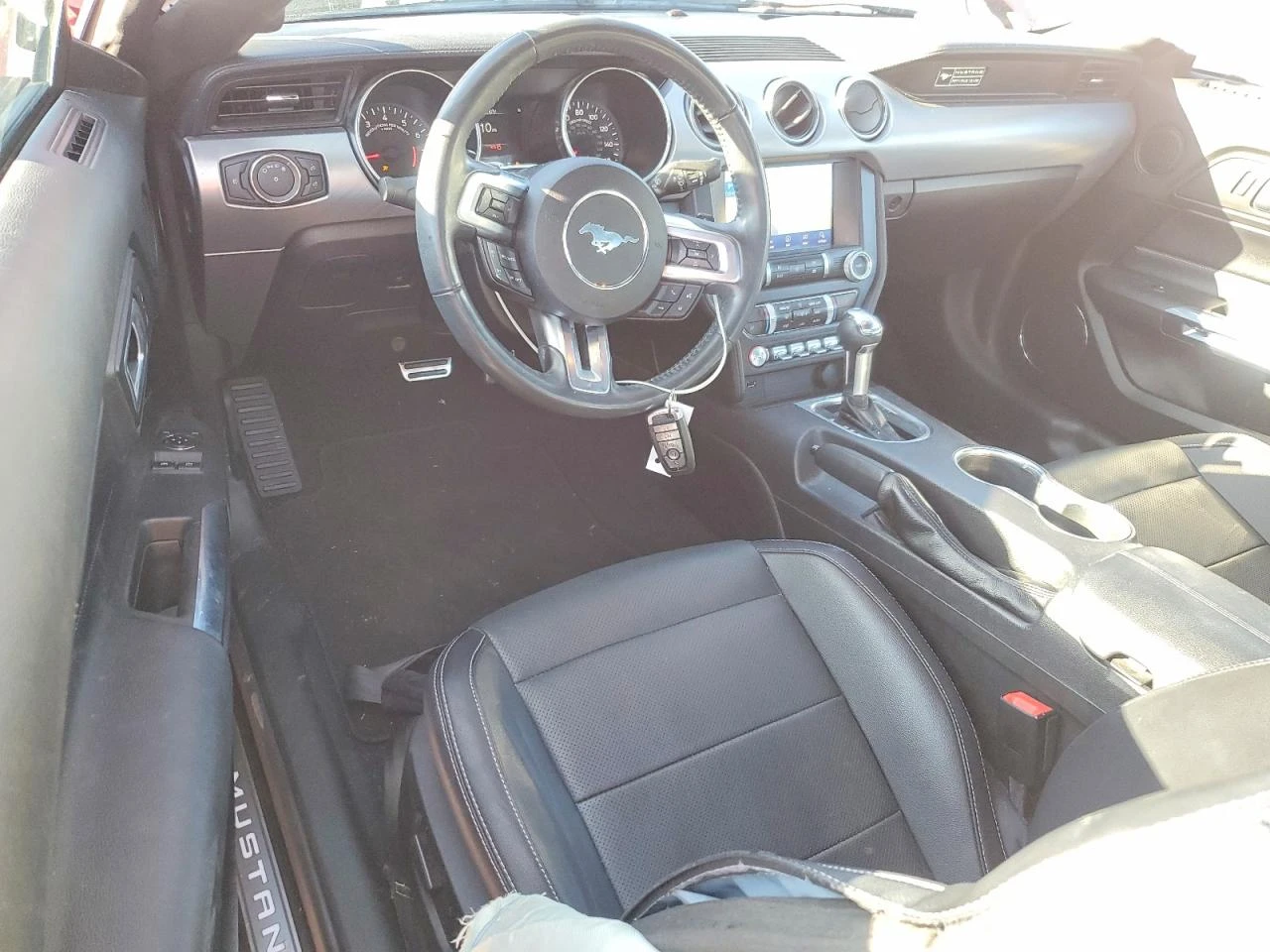 Ford Mustang 2.3l EcoBoost Fastback, снимка 8 - Автомобили и джипове - 54350933