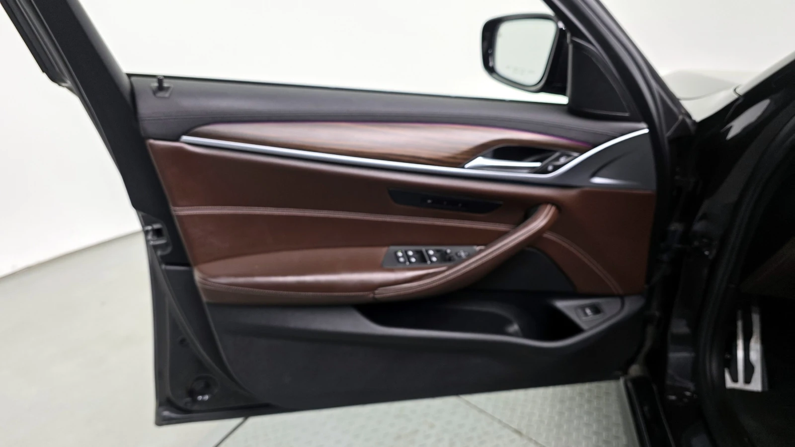 BMW 530 M Sport Plus (G30) , снимка 8 - Автомобили и джипове - 54635556