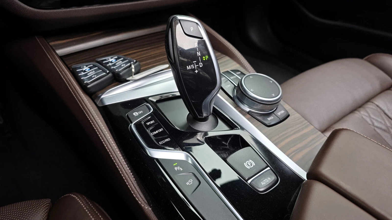 BMW 530 M Sport Plus (G30) , снимка 7 - Автомобили и джипове - 54635556