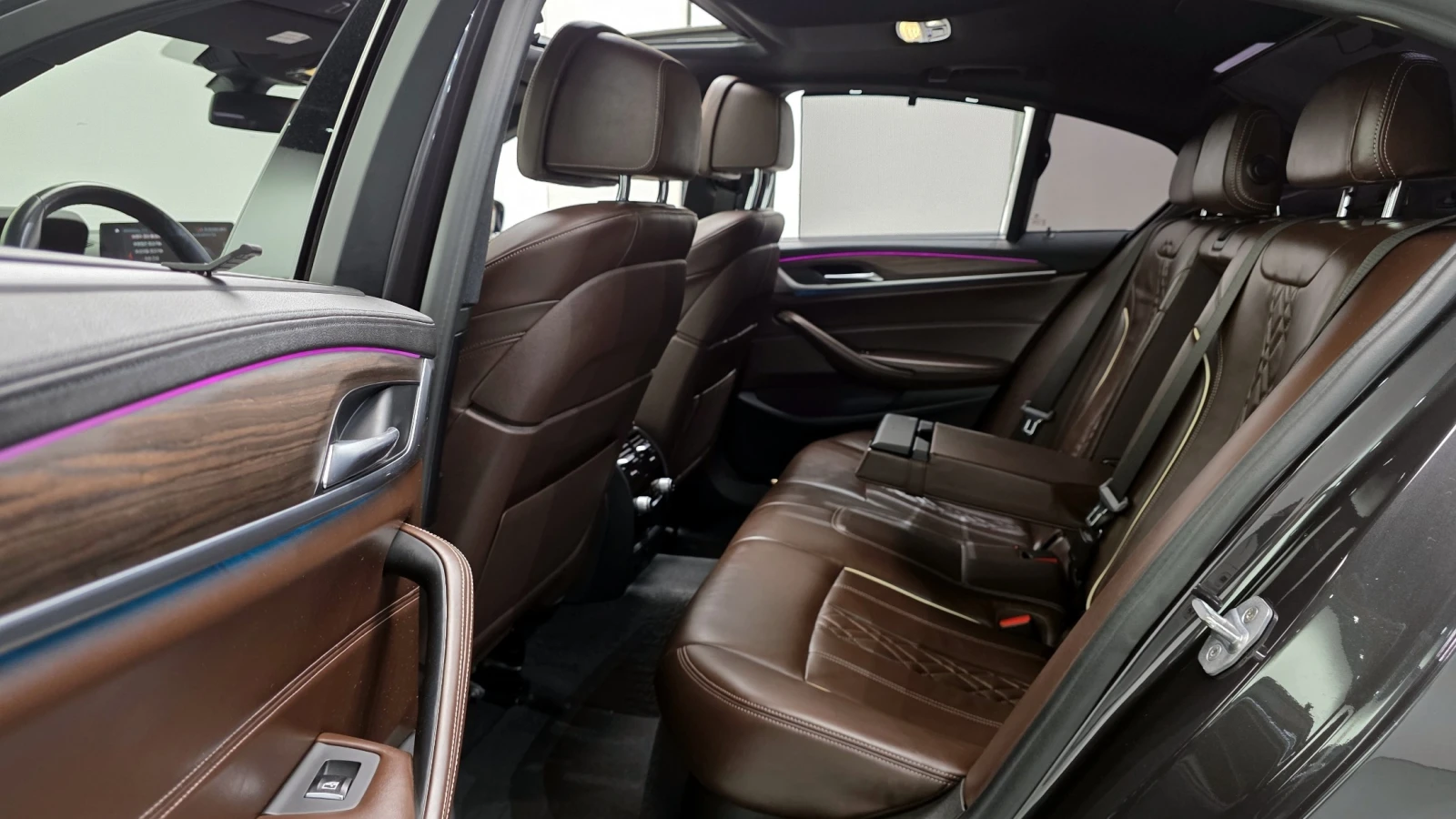 BMW 530 M Sport Plus (G30) , снимка 11 - Автомобили и джипове - 54635556
