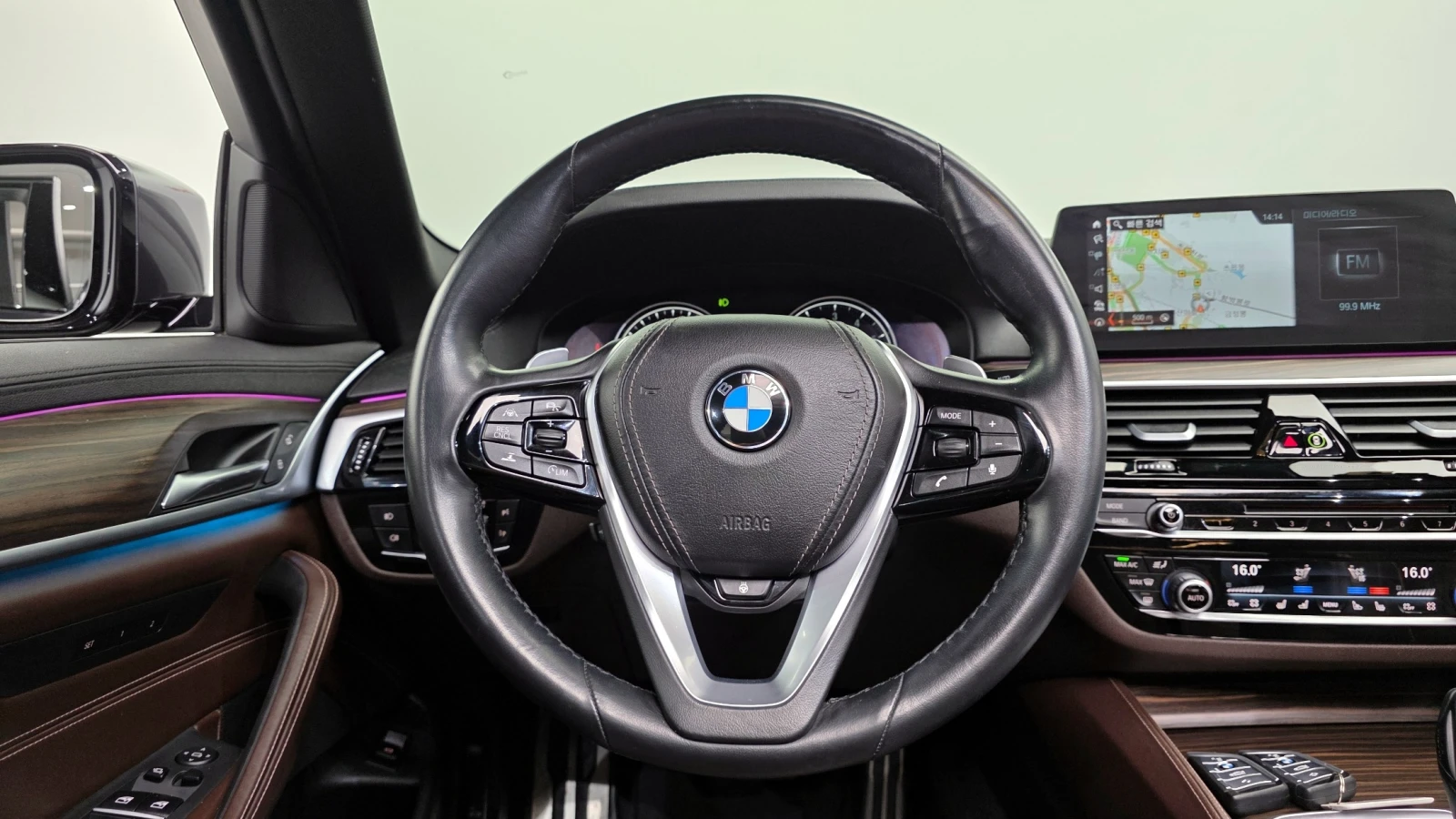 BMW 530 M Sport Plus (G30) , снимка 10 - Автомобили и джипове - 54635556