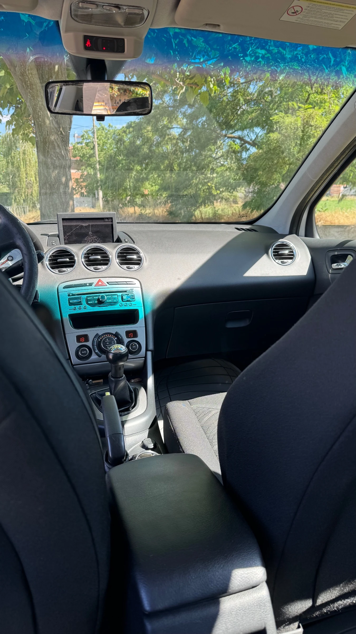 Peugeot 308 1.6 HDI, снимка 10 - Автомобили и джипове - 54918767