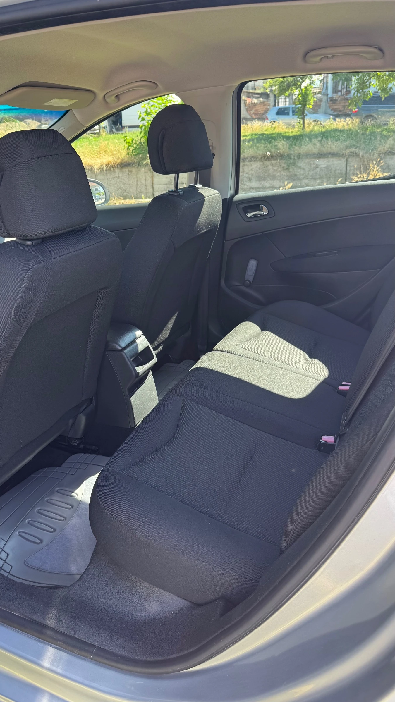 Peugeot 308 1.6 HDI, снимка 12 - Автомобили и джипове - 54918767