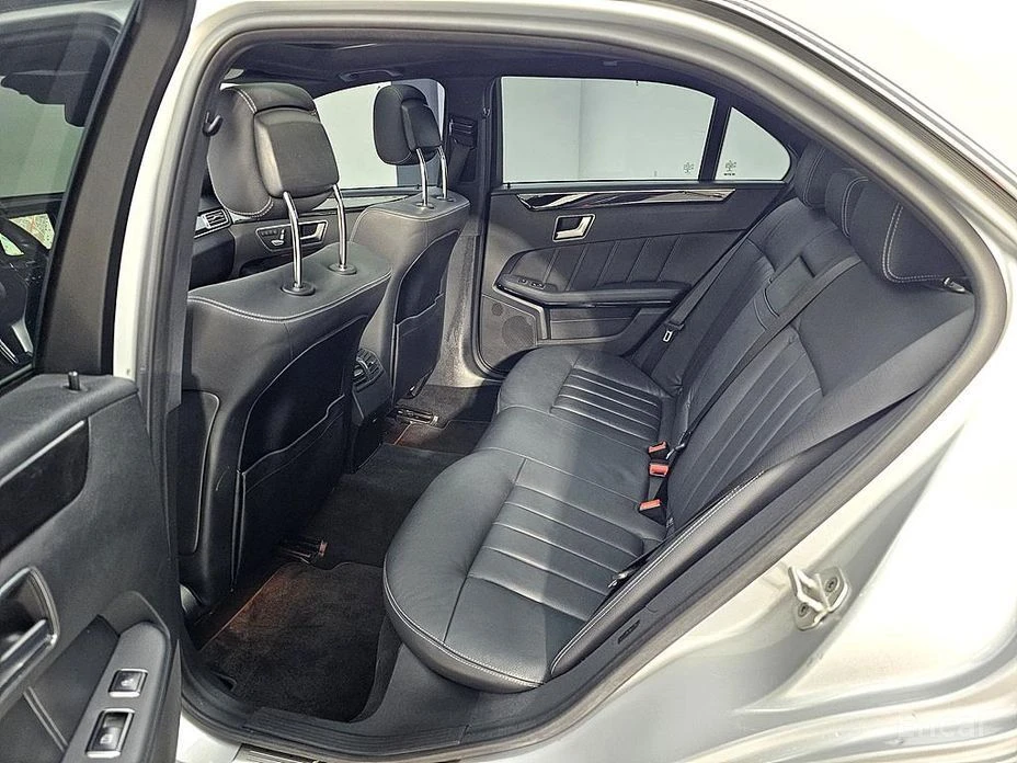 Mercedes-Benz E 300, снимка 9 - Автомобили и джипове - 54995345
