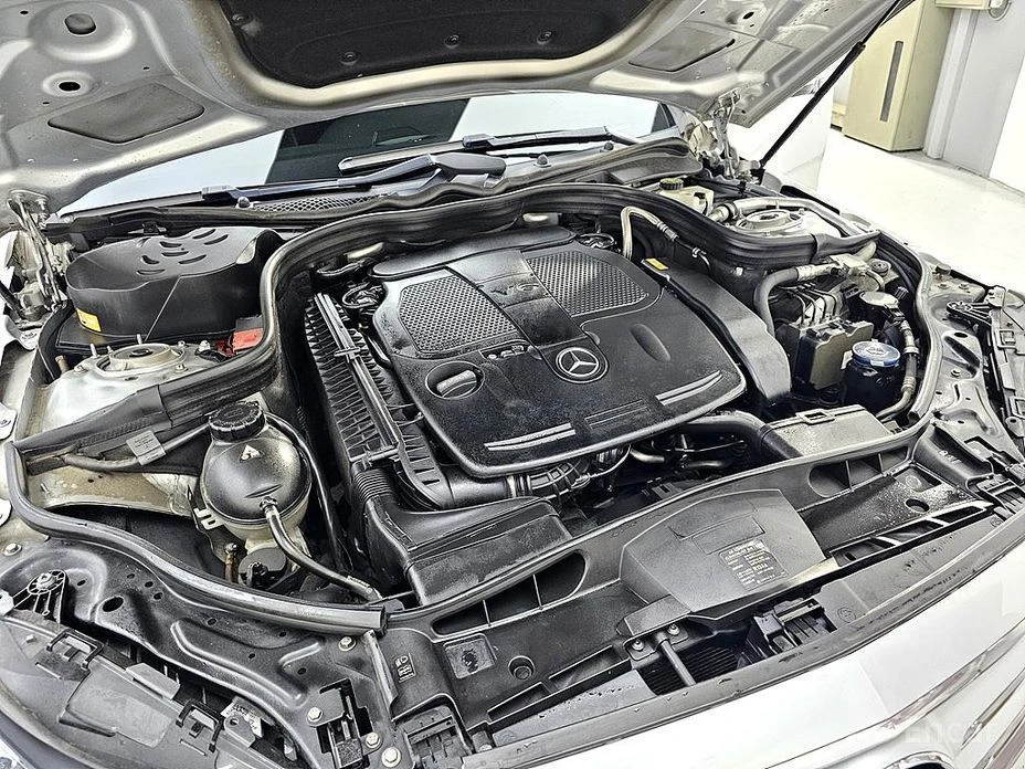 Mercedes-Benz E 300, снимка 6 - Автомобили и джипове - 54995345