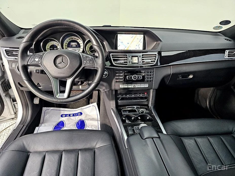 Mercedes-Benz E 300, снимка 5 - Автомобили и джипове - 54995345
