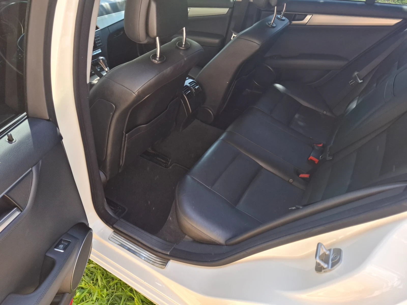 Mercedes-Benz C 250 C250 4 matic, снимка 9 - Автомобили и джипове - 55230539