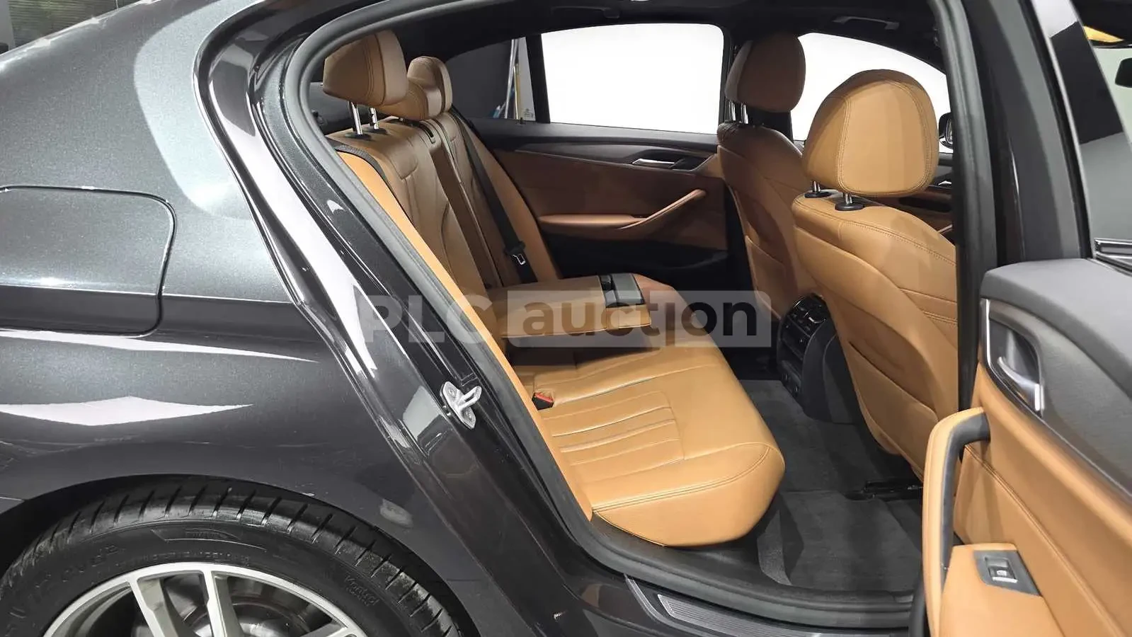 BMW 530 XDRIVE M SPORT + HEAD UP/360/PANO/FULL | Mobile.bg � ����������� 10