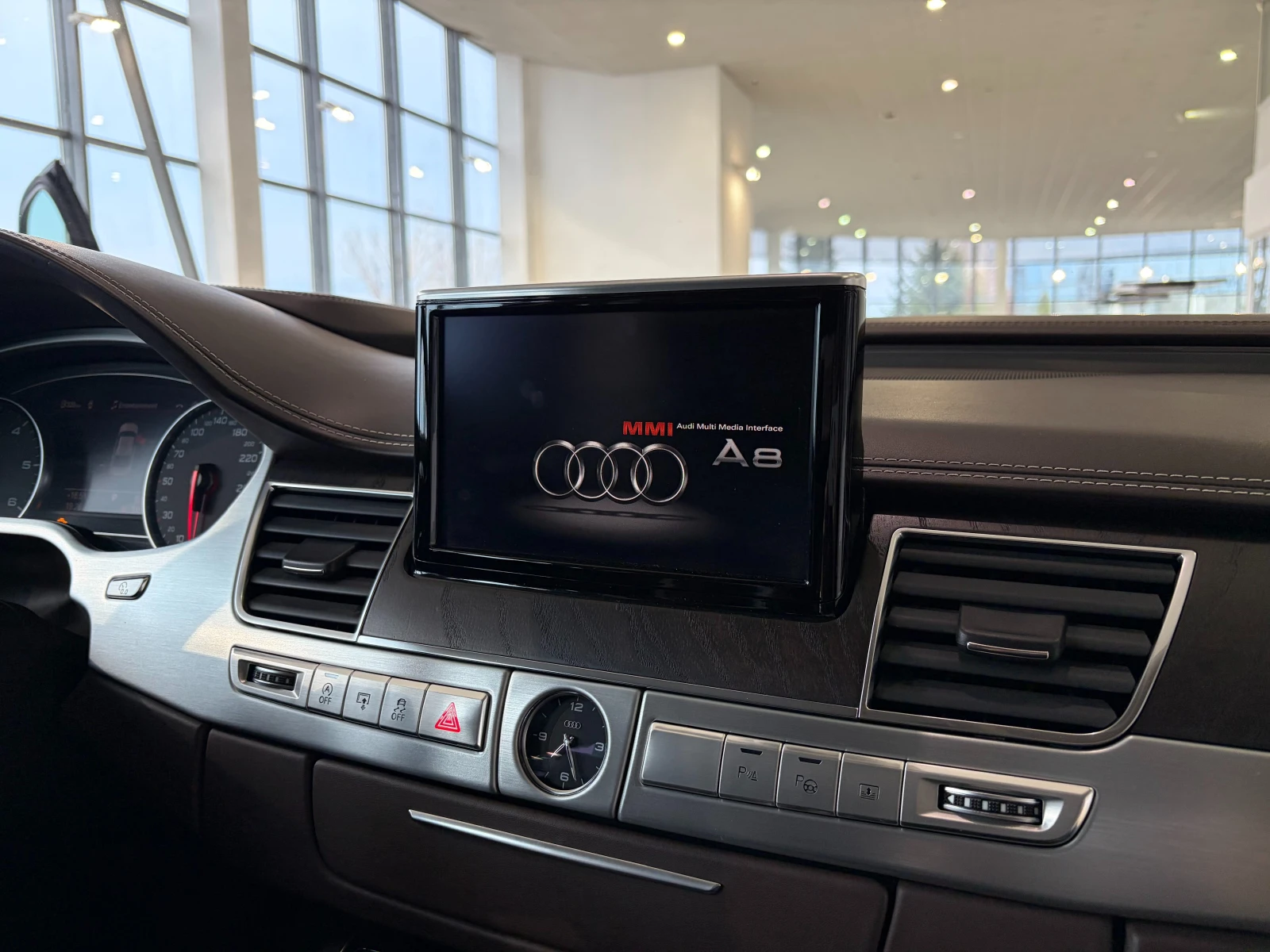 Audi A8 V8 4.2 TDI | Matrix | Head up | Масаж | Air, снимка 16 - Автомобили и джипове - 55666799