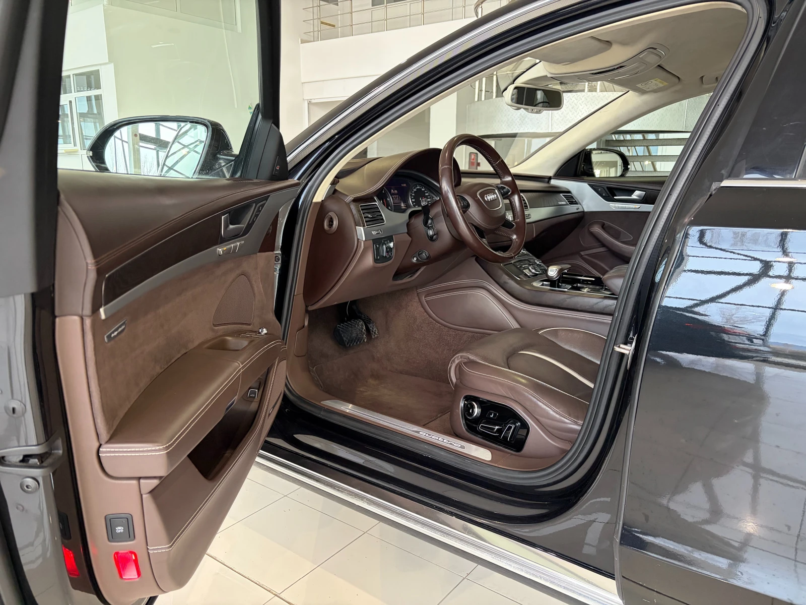 Audi A8 V8 4.2 TDI | Matrix | Head up | Масаж | Air, снимка 8 - Автомобили и джипове - 55666799