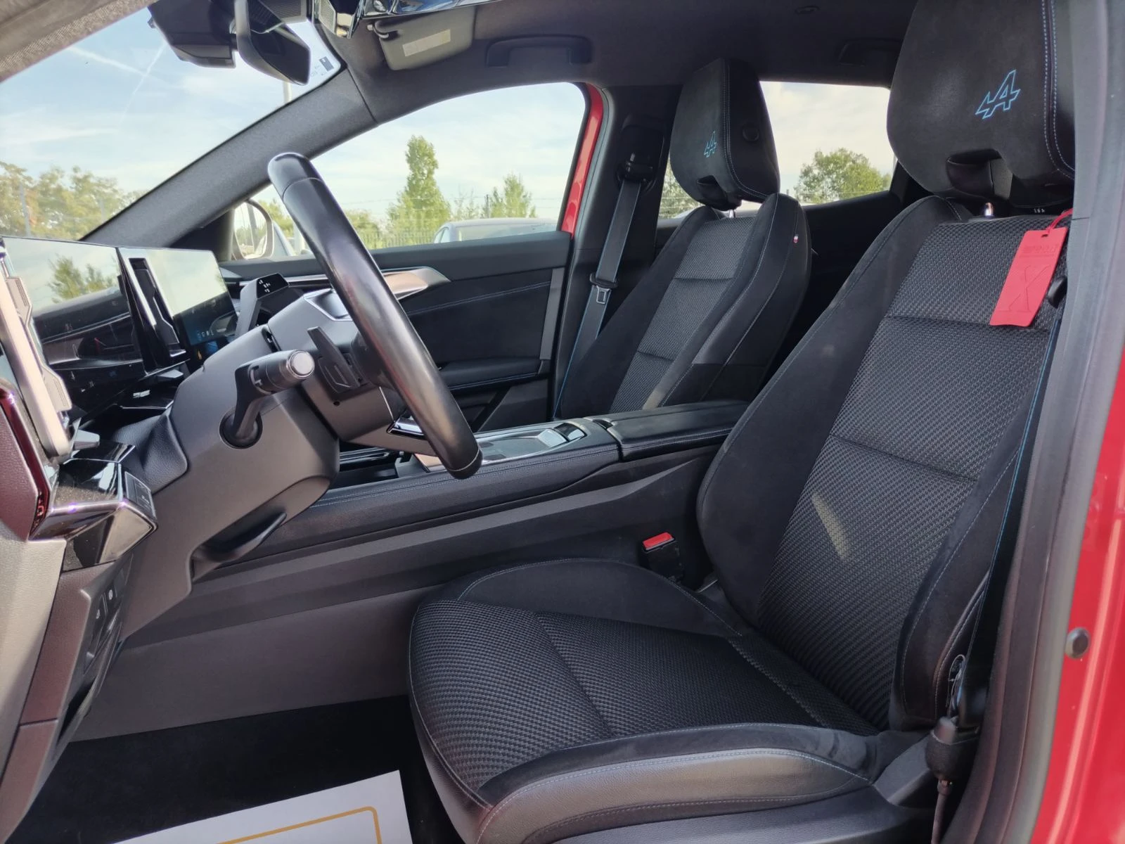 Renault Austral 1.3Tce/160к.с./ espirit Alpine, снимка 13 - Автомобили и джипове - 55736308
