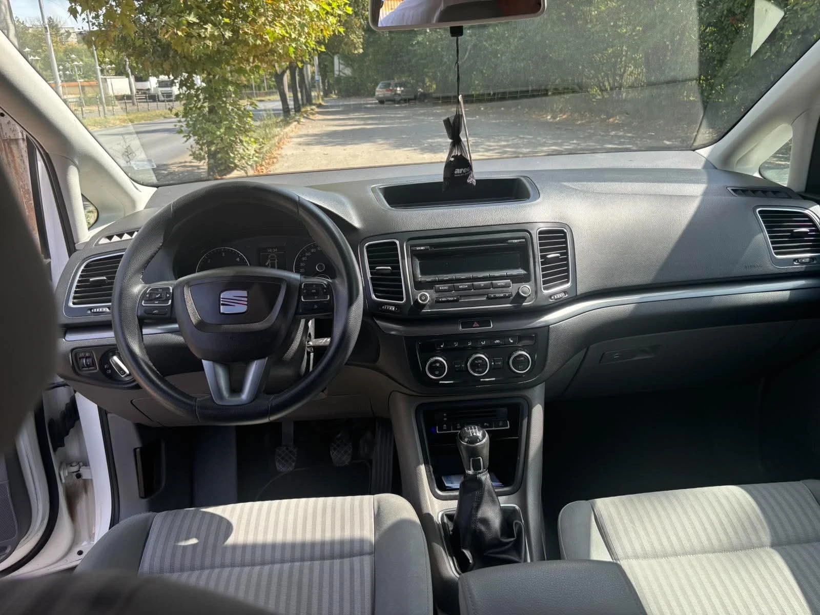 Seat Alhambra, снимка 9 - Автомобили и джипове - 55905492