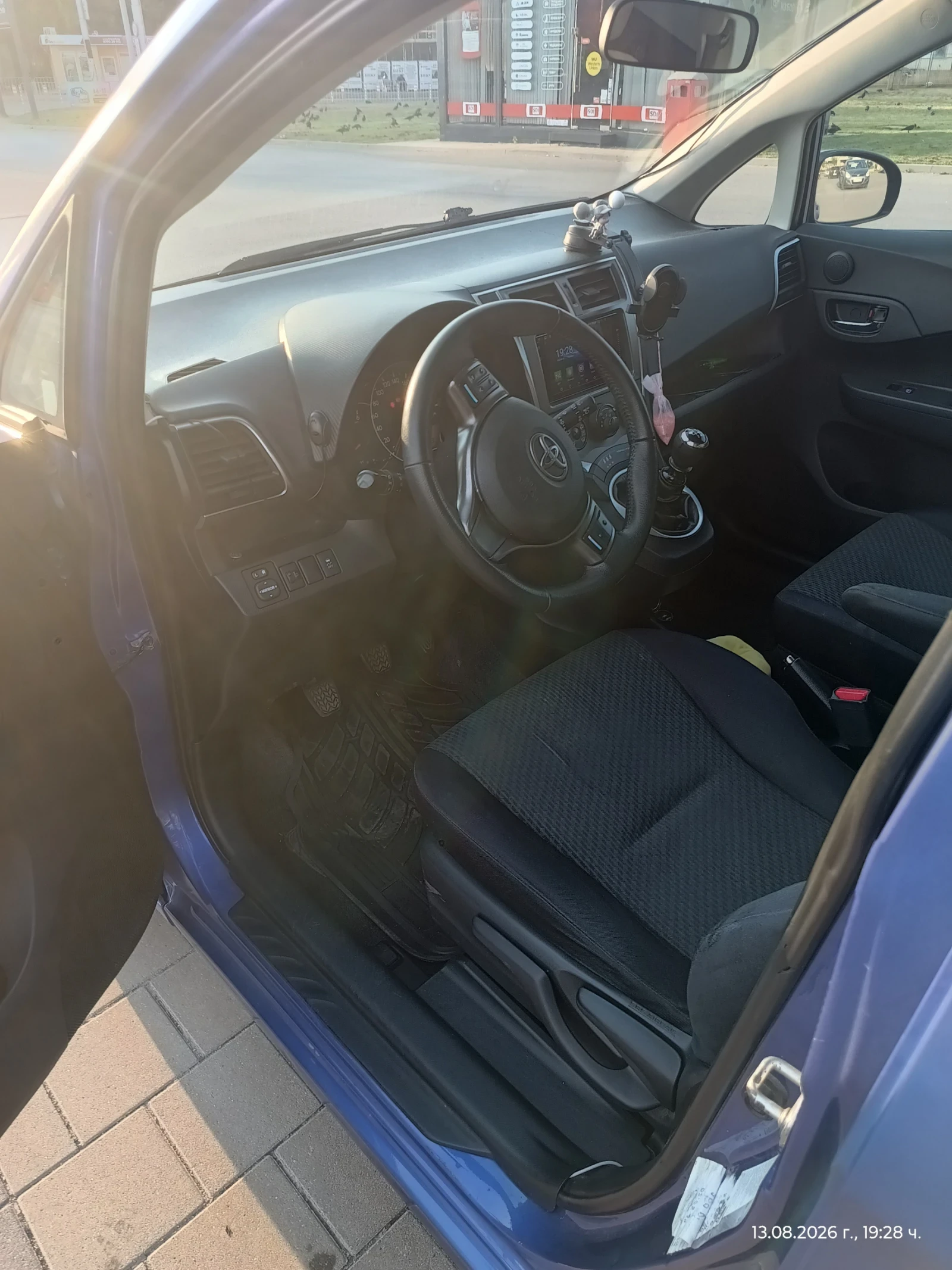Toyota Verso S 1.4 D4D 90кс. Multimedia 6 скорости Clima, снимка 8 - Автомобили и джипове - 56005467