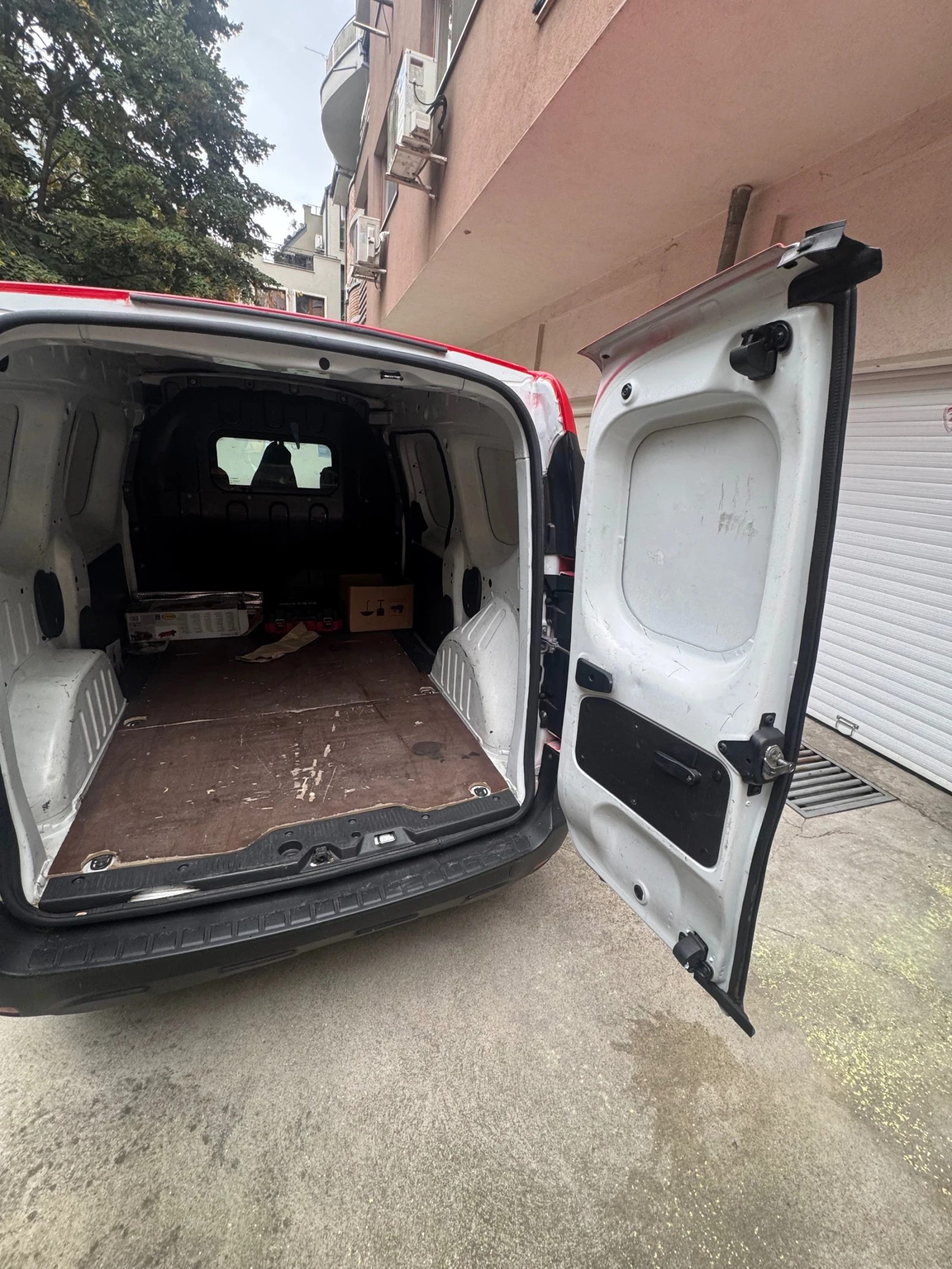 Dacia Dokker, снимка 12 - Автомобили и джипове - 56443896