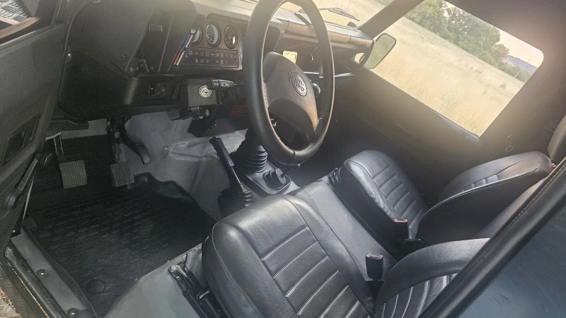 Land Rover Defender, снимка 17 - Автомобили и джипове - 48404732