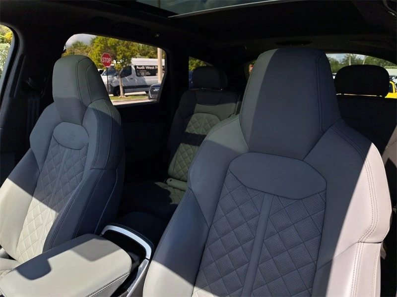 Audi SQ7 * 4.0 TFSI quattro * CARFAX * БЕЗ ПЪРВОНАЧАЛНА ВНО, снимка 16 - Автомобили и джипове - 53102511