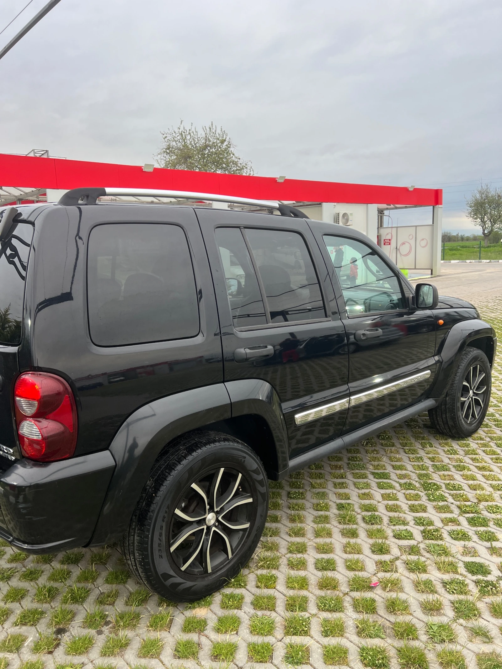 Jeep Cherokee  - изображение 6
