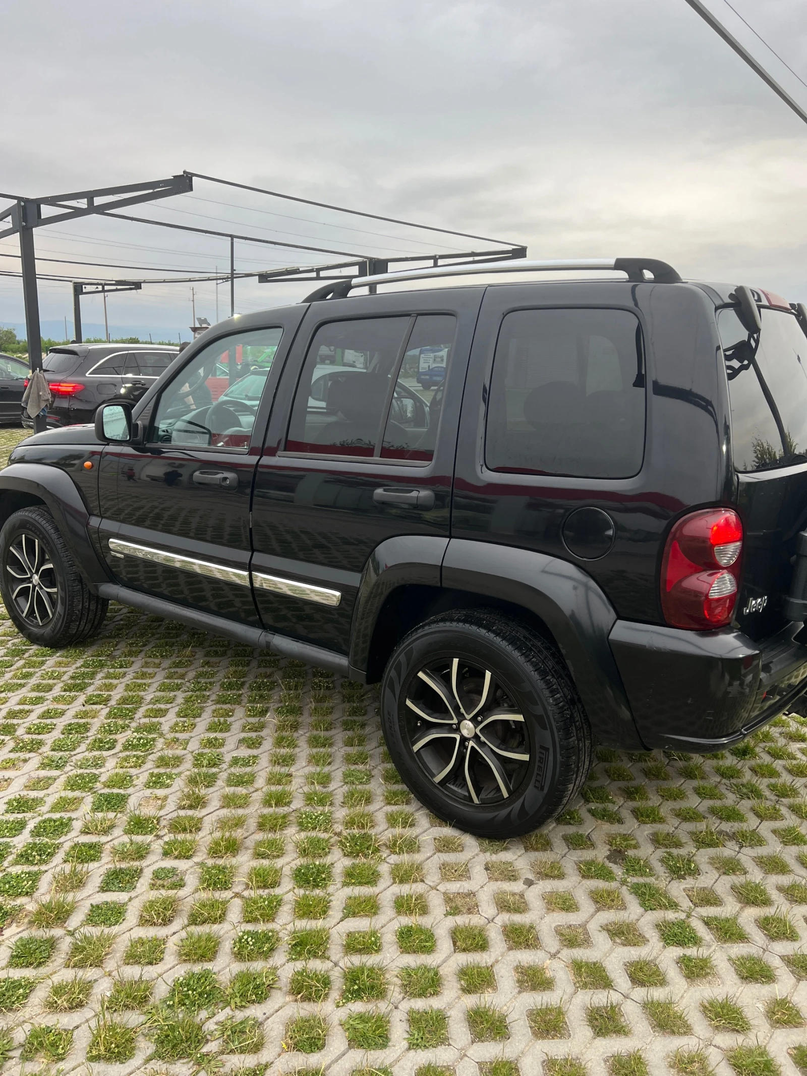 Jeep Cherokee  - изображение 5