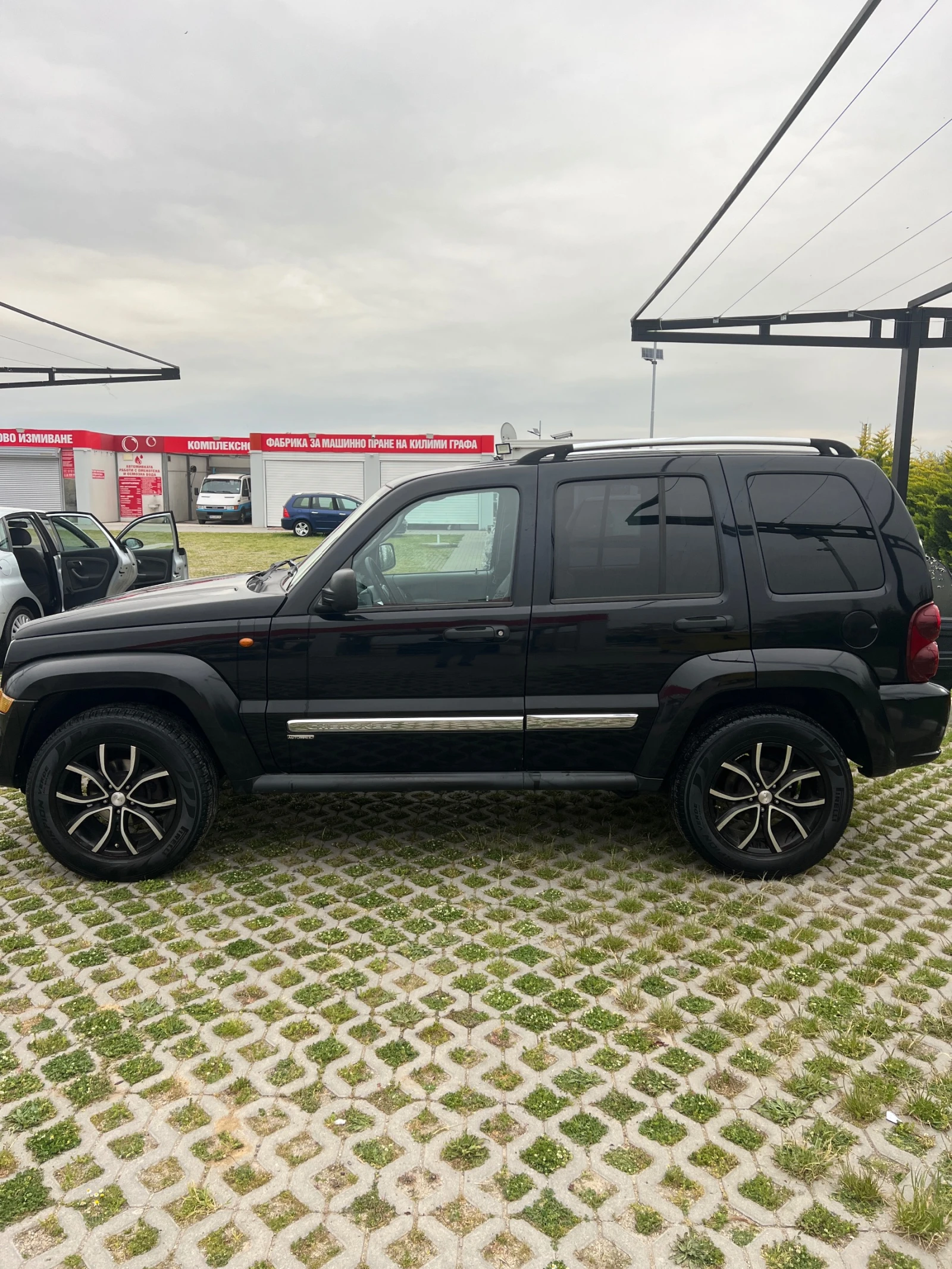 Jeep Cherokee  - изображение 4