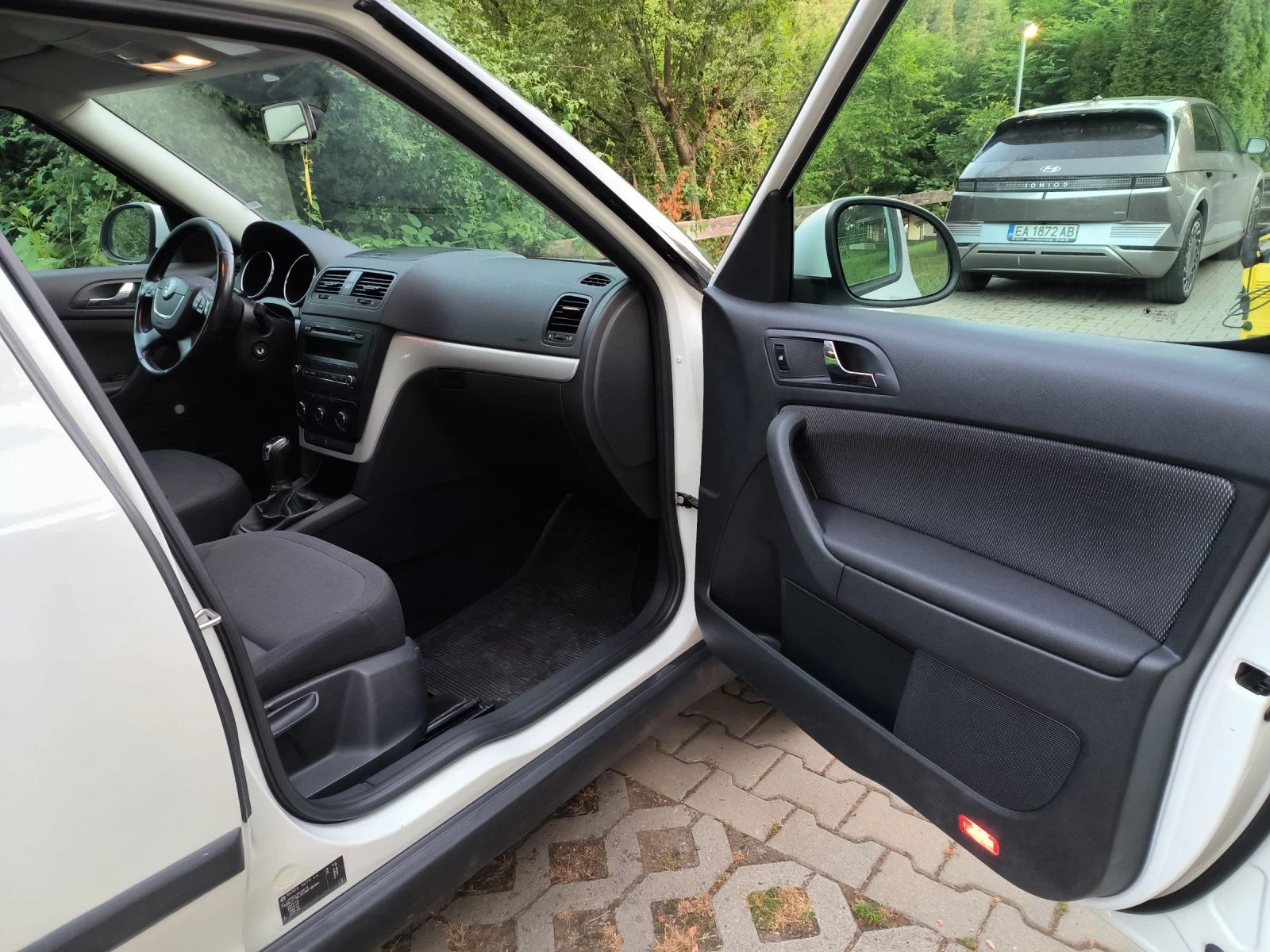 Skoda Yeti 2.0 TDI 110hp 4x4 - изображение 6