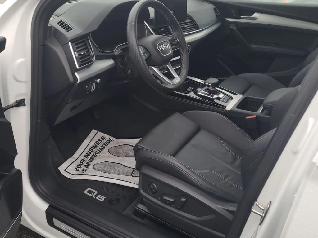 Audi Q5 55TFSIe * S LINE PRESTIGE * B&O музика * CARFAX *  - изображение 5