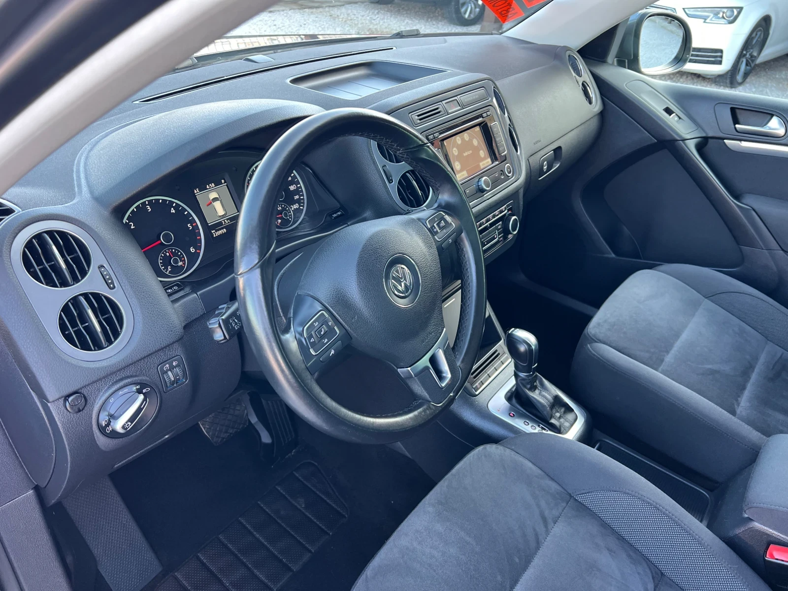 VW Tiguan 2.0TDI* AUTOMAT* 100%km* NAVI* ���� ����* ������ | Mobile.bg � ����������� 11