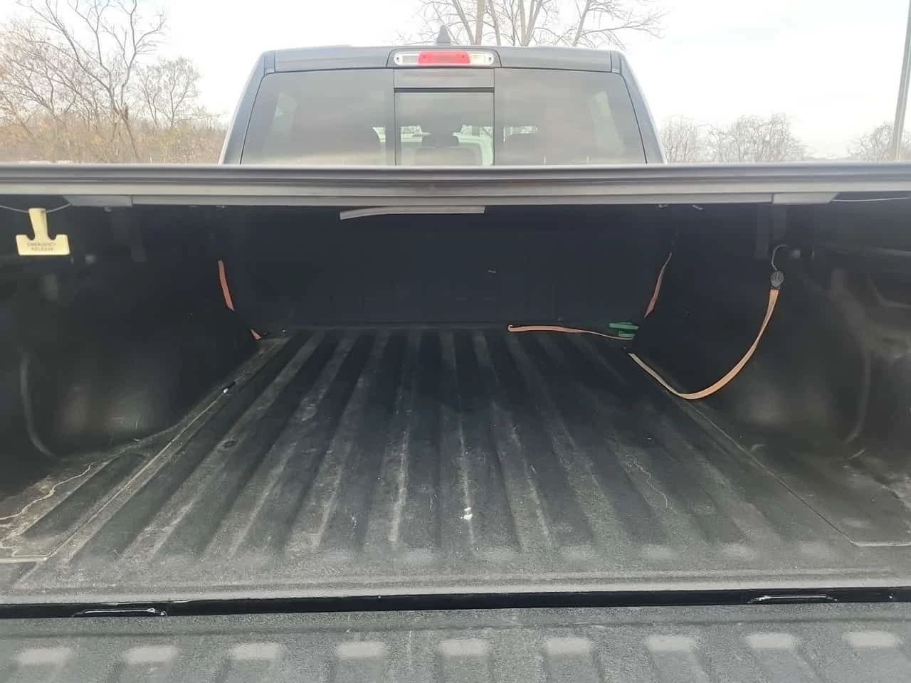 Dodge RAM 1500 * REBEL CREW CAB SHORT BED * CARFAX * HEMI V8 5.7, снимка 14 - Автомобили и джипове - 53796957